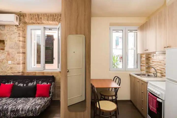 Q In Corfu Town Apartment