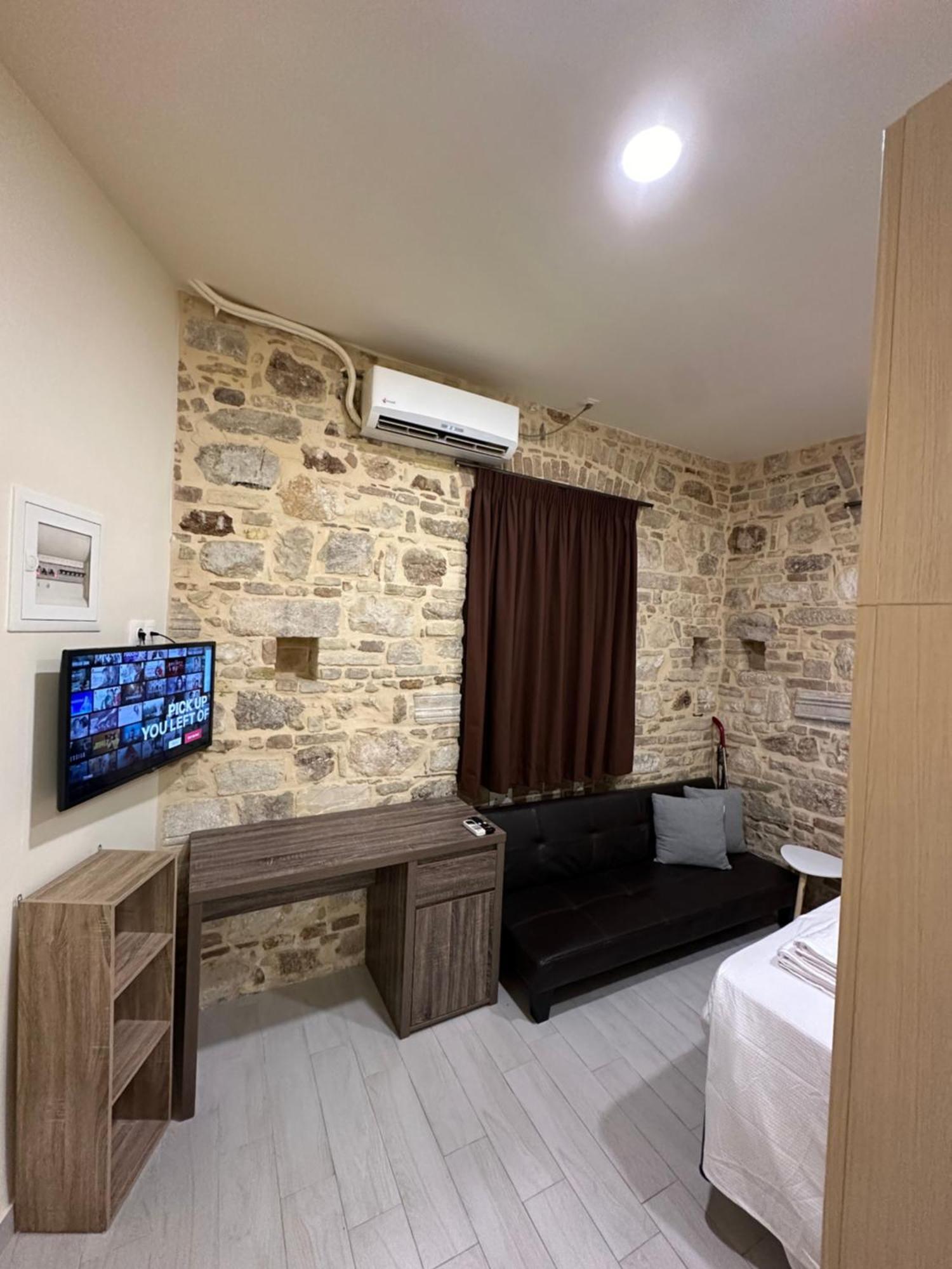 Q In Corfu Town Апартаменты *